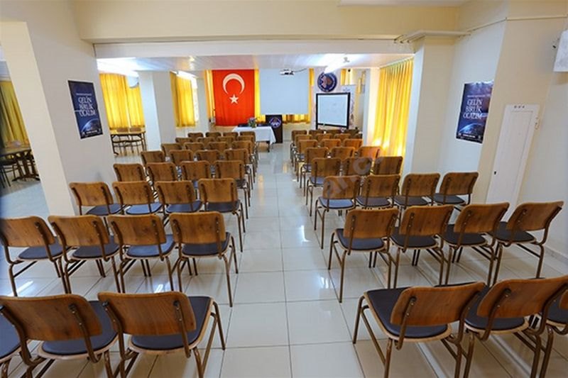 Atatürk İnciraltı Kyk Erkek Öğrenci Yurdu Görseli