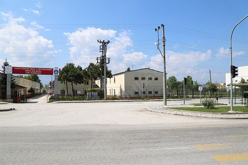 Düzce Avni Akyol Kyk Erkek Öğrenci Yurdu - Düzce KYK öğrenci yurdu dış görünüşü
