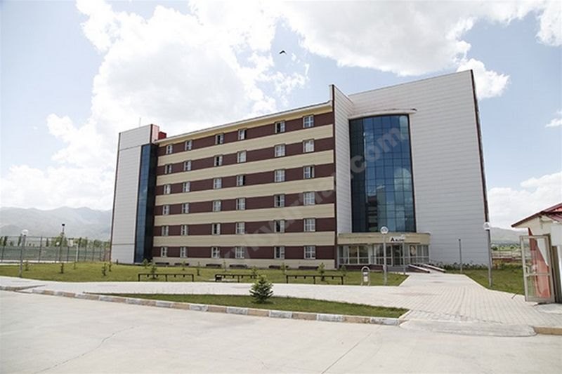 Erzincan Mengücek Gazi Kyk Kız Öğrenci Yurdu - Erzincan KYK öğrenci yurdu dış görünüşü