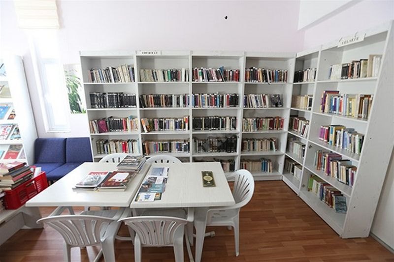 Hacı Ömer Sabancı Kyk Kız Öğrenci Yurdu Görseli