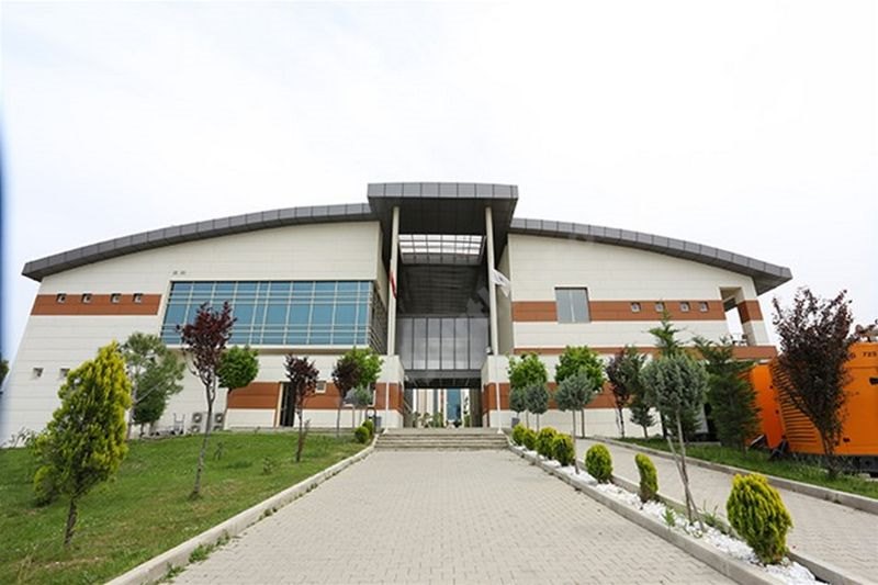İzmir Kyk Kız Öğrenci Yurdu - İzmir KYK öğrenci yurdu dış görünüşü