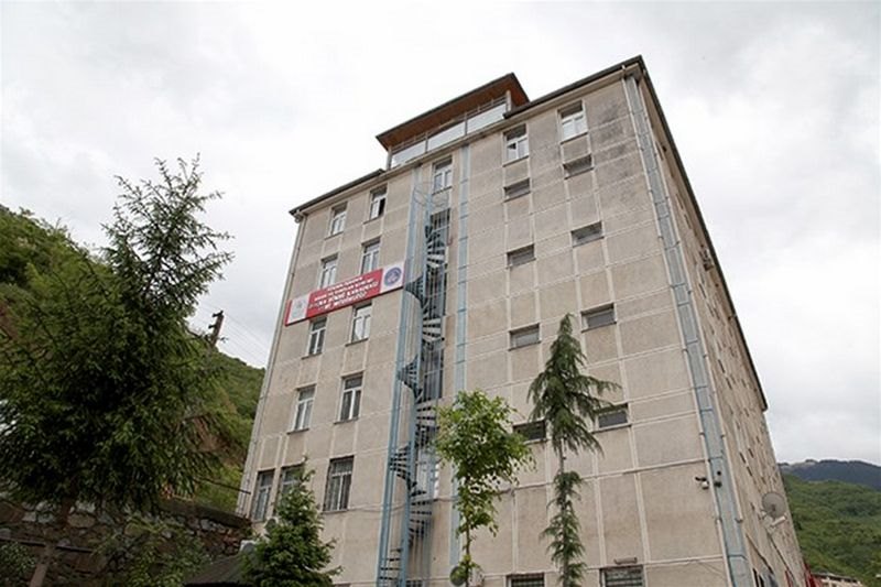 Maçka Şükrü Karadeniz Kyk Kız Ve Erkek Yurdu Görseli